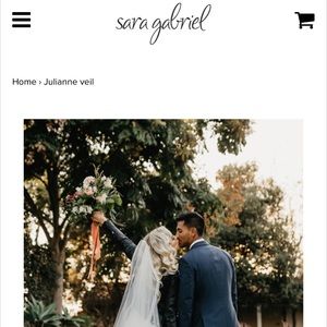 Sara Gabriel Julianne Veil